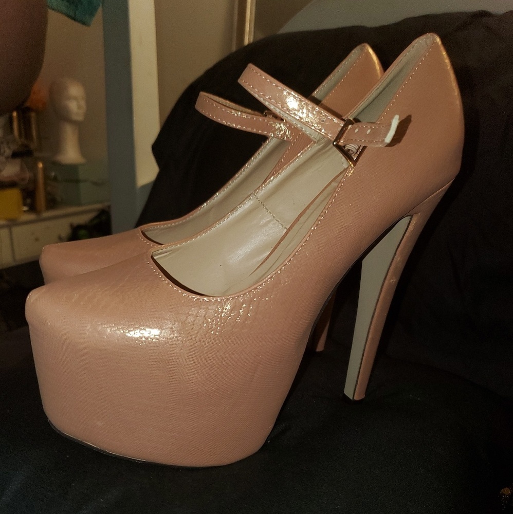 New Super high champagne gold heels 8.5